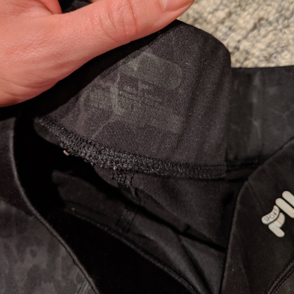 SOLD - FILA cropped workout pants - Picture 2 of 8
